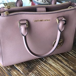 ✨ Michael Kors bag✨